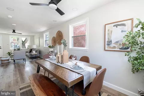 Entry Way - 4760 Elison Ave, Baltimore, MD 21206 photo 3 of 7