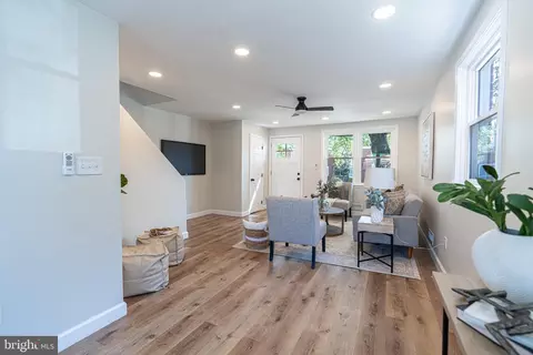 Living - 4760 Elison Ave, Baltimore, MD 21206 photo 1 of 2
