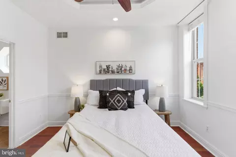 Bedroom - 11 E Ostend St, Baltimore, MD 21230 photo 2 of 3