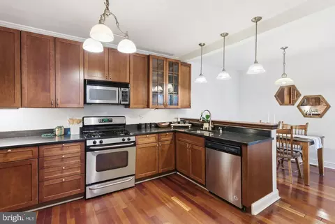 Kitchen - 11 E Ostend St, Baltimore, MD 21230 photo 3 of 5