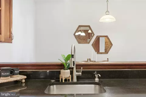Kitchen - 11 E Ostend St, Baltimore, MD 21230 photo 5 of 5