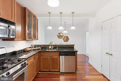 Kitchen - 11 E Ostend St, Baltimore, MD 21230 photo 2 of 5