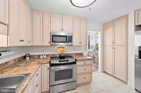 Kitchen - 10 E Lee St #804, Baltimore, MD 21202 photo 1 of 2