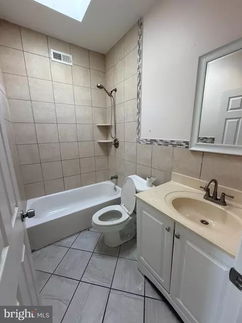 Bath - 3104 E Fayette St, Baltimore, MD 21224 photo 1 of 2