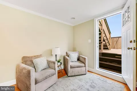Entry Way - 2034 Eastern Ave, Baltimore, MD 21231 photo 6 of 9