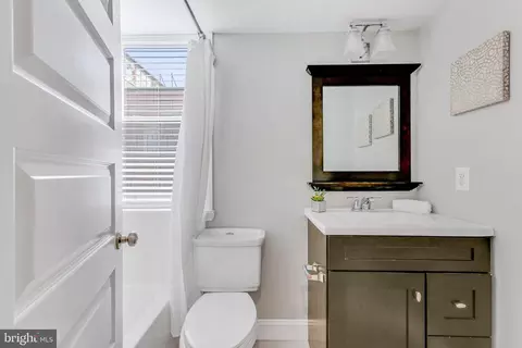 Bath - 2034 Eastern Ave, Baltimore, MD 21231 photo 2 of 7