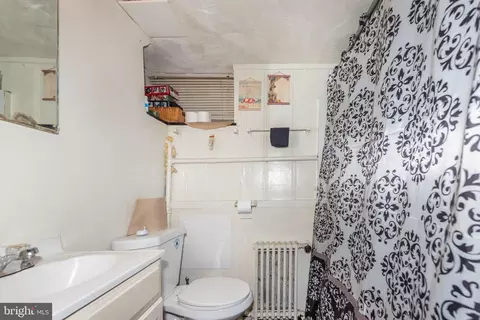 Bath - 703 N Augusta Ave, Baltimore, MD 21229 photo 3 of 3