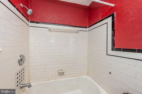 Bath - 703 N Augusta Ave, Baltimore, MD 21229 photo 2 of 3
