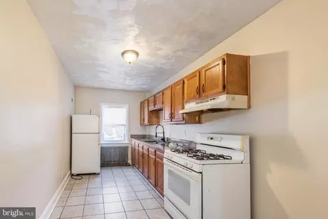 Entry Way - 703 N Augusta Ave, Baltimore, MD 21229 photo 1 of 2