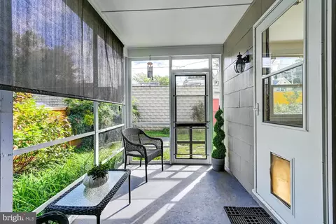 Exterior - 707 Saint Johns Rd, Baltimore, MD 21210 photo 6 of 7