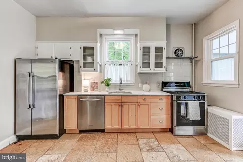 Kitchen - 707 Saint Johns Rd, Baltimore, MD 21210 photo 1 of 2
