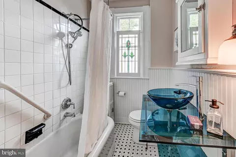 Bath - 707 Saint Johns Rd, Baltimore, MD 21210 photo 1 of 1
