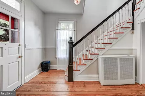 Entry Way - 707 Saint Johns Rd, Baltimore, MD 21210 photo 5 of 8