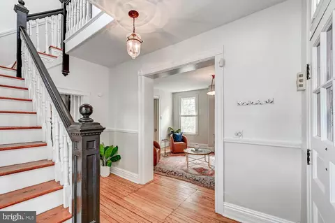 Entry Way - 707 Saint Johns Rd, Baltimore, MD 21210 photo 2 of 8