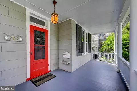 Exterior - 707 Saint Johns Rd, Baltimore, MD 21210 photo 4 of 7
