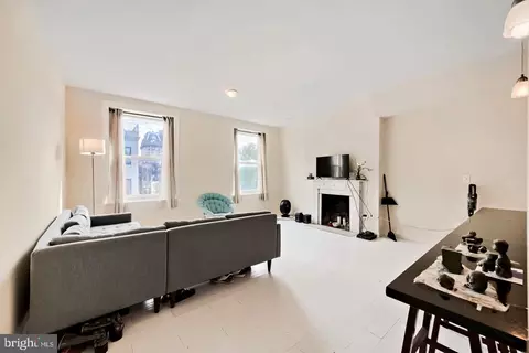 Living - 32 E Preston St, Baltimore, MD 21202 photo 3 of 5