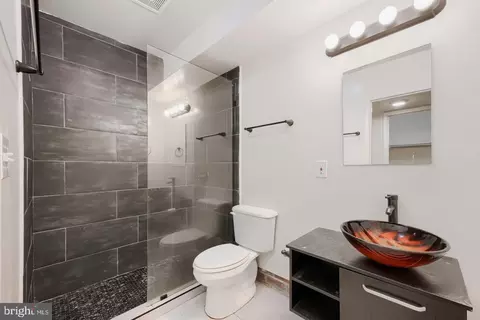 Bath - 32 E Preston St, Baltimore, MD 21202 photo 2 of 7