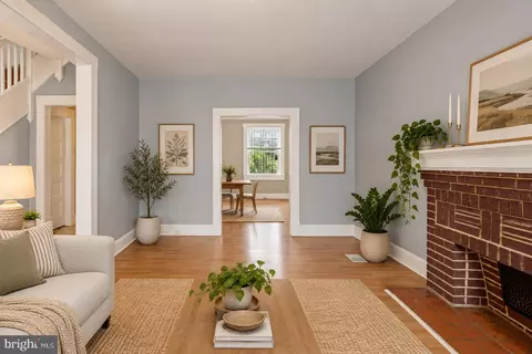 Living - Undisclosed, Baltimore, MD 21213 photo 2 of 2