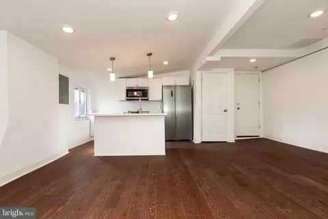 Living - 14 E Read St, Baltimore, MD 21202 photo 7 of 10