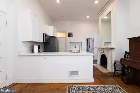 Entry Way - 14 E Read St, Baltimore, MD 21202 photo 2 of 7