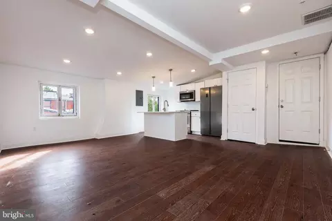 Living - 14 E Read St, Baltimore, MD 21202 photo 4 of 10