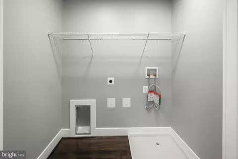 Entry Way - 719 Oldham St, Baltimore, MD 21224 photo 5 of 6