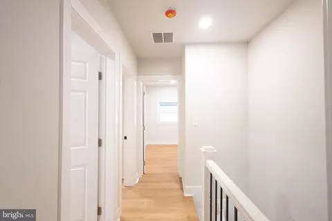 Entry Way - 3959 Brooklyn Ave, Baltimore, MD 21225 photo 4 of 6