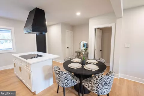 Entry Way - 3959 Brooklyn Ave, Baltimore, MD 21225 photo 1 of 6
