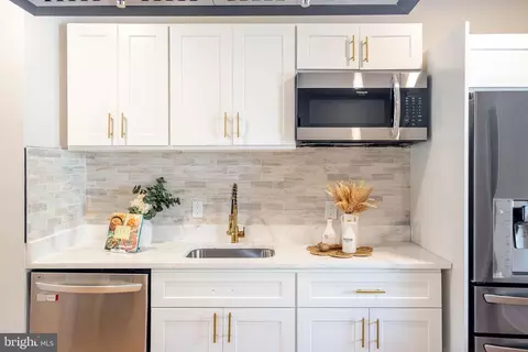 Kitchen - 3959 Brooklyn Ave, Baltimore, MD 21225 photo 1 of 2