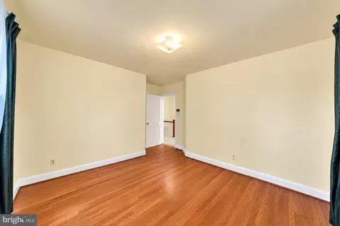 Bedroom - 824 Wicklow Rd, Baltimore, MD 21229 photo 1 of 3