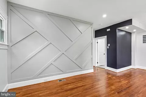 Entry Way - 3101 Echodale Ave, Baltimore, MD 21214 photo 1 of 10