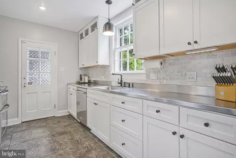 Kitchen - 5415 Springlake Way, Baltimore, MD 21212 photo 2 of 5