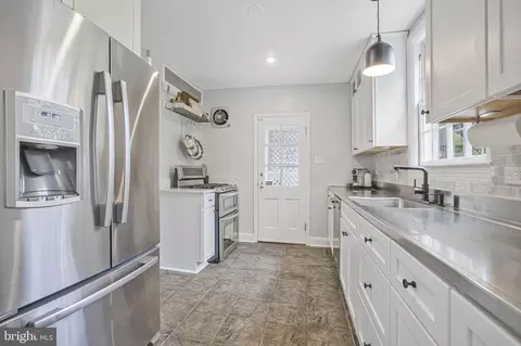 Kitchen - 5415 Springlake Way, Baltimore, MD 21212 photo 3 of 5
