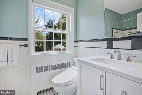 Bath - 5415 Springlake Way, Baltimore, MD 21212 photo 1 of 4