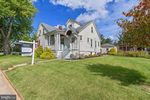 Exterior - 315 N Bend Rd, Baltimore, MD 21229 photo 1 of 5
