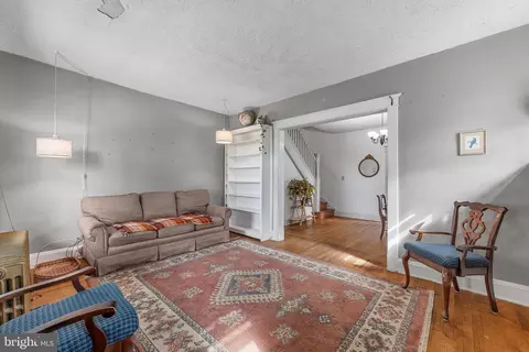 Living - 315 N Bend Rd, Baltimore, MD 21229 photo 2 of 2