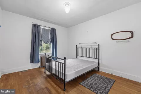Bedroom - 315 N Bend Rd, Baltimore, MD 21229 photo 1 of 7