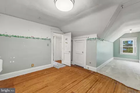 Bedroom - 315 N Bend Rd, Baltimore, MD 21229 photo 4 of 7