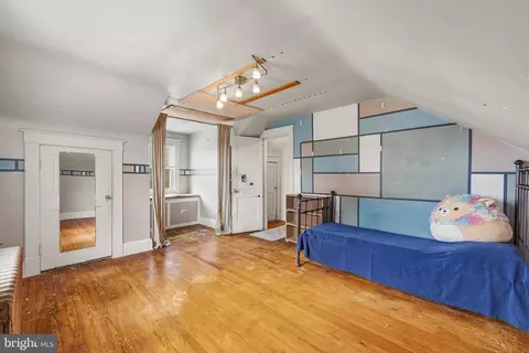 Bedroom - 315 N Bend Rd, Baltimore, MD 21229 photo 6 of 7