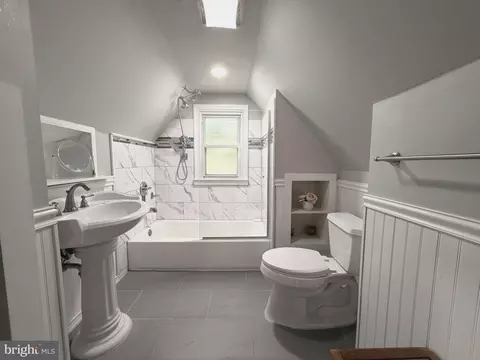 Bath - 6011 Eastern Pkwy, Baltimore, MD 21206 photo 2 of 4