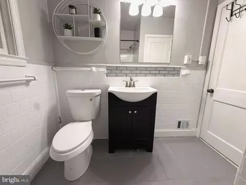 Bath - 6011 Eastern Pkwy, Baltimore, MD 21206 photo 3 of 4