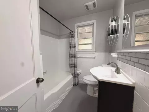 Bath - 6011 Eastern Pkwy, Baltimore, MD 21206 photo 4 of 4