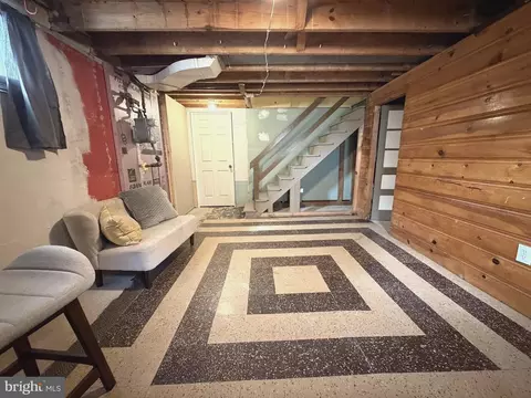 Entry Way - 6011 Eastern Pkwy, Baltimore, MD 21206 photo 6 of 6