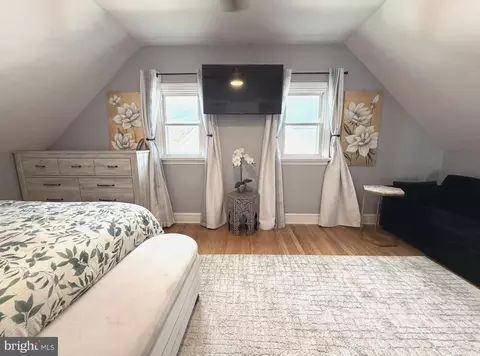 Bedroom - 6011 Eastern Pkwy, Baltimore, MD 21206 photo 2 of 11