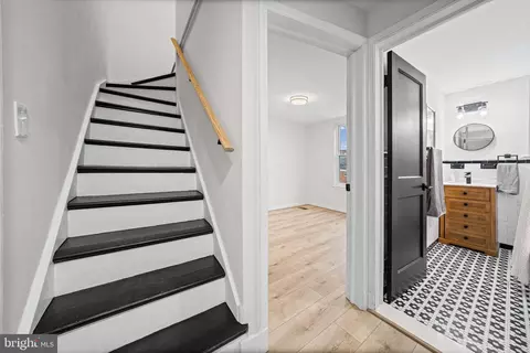 Entry Way - 3312 Brendan Ave, Baltimore, MD 21213 photo 3 of 3
