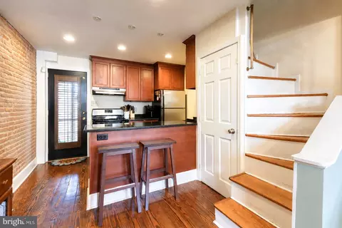 Entry Way - 311 E West St, Baltimore, MD 21230 photo 4 of 8
