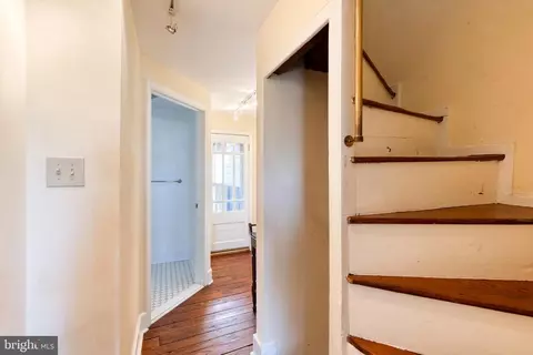 Entry Way - 311 E West St, Baltimore, MD 21230 photo 6 of 8
