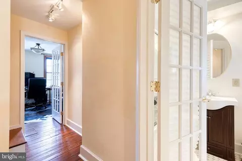 Entry Way - 311 E West St, Baltimore, MD 21230 photo 5 of 8