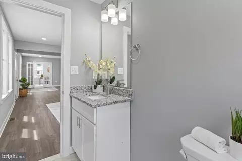 Entry Way - 5728 Clover Rd, Baltimore, MD 21215 photo 4 of 6