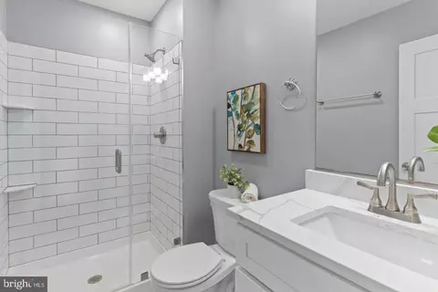 Bath - 5728 Clover Rd, Baltimore, MD 21215 photo 1 of 3